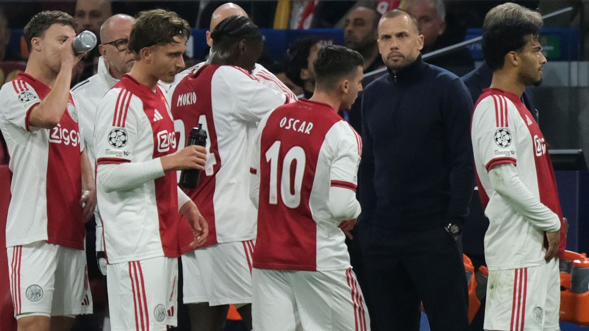 Čecha vytlačil čtyřicátník, slavná značka tápe. Fandové se bouří: Váš fotbal nám vhání slzy do očí